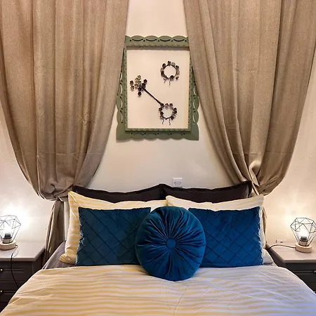 Pandoras House Apartment